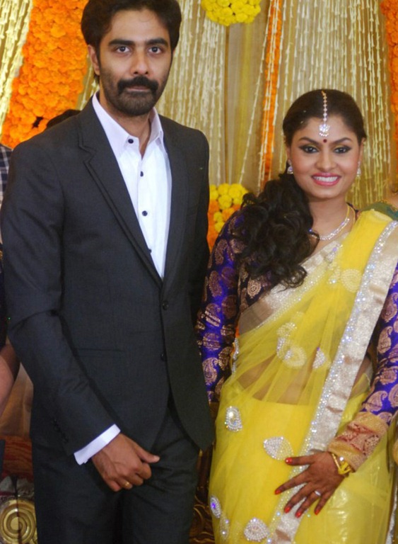 [tamil_actor_veera_bahu_wedding_reception_pics1%255B3%255D.jpg]