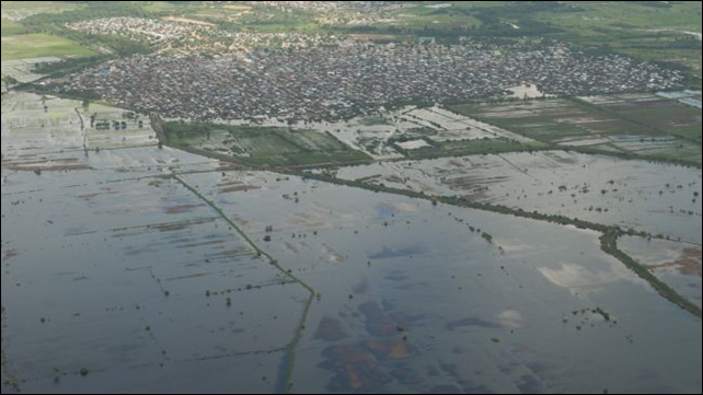 Aerial view of flooding in and around Jowhar town, on 12 November 2013, following a rare severe cyclonic storm in Somalia. Photo: African Union information services