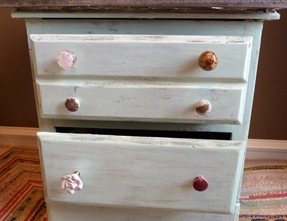 dresser3