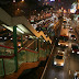 Central : grande artère, de nuit