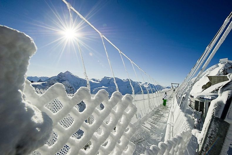 titlis-cliff-walk-5 titlis-cliff-walk-5