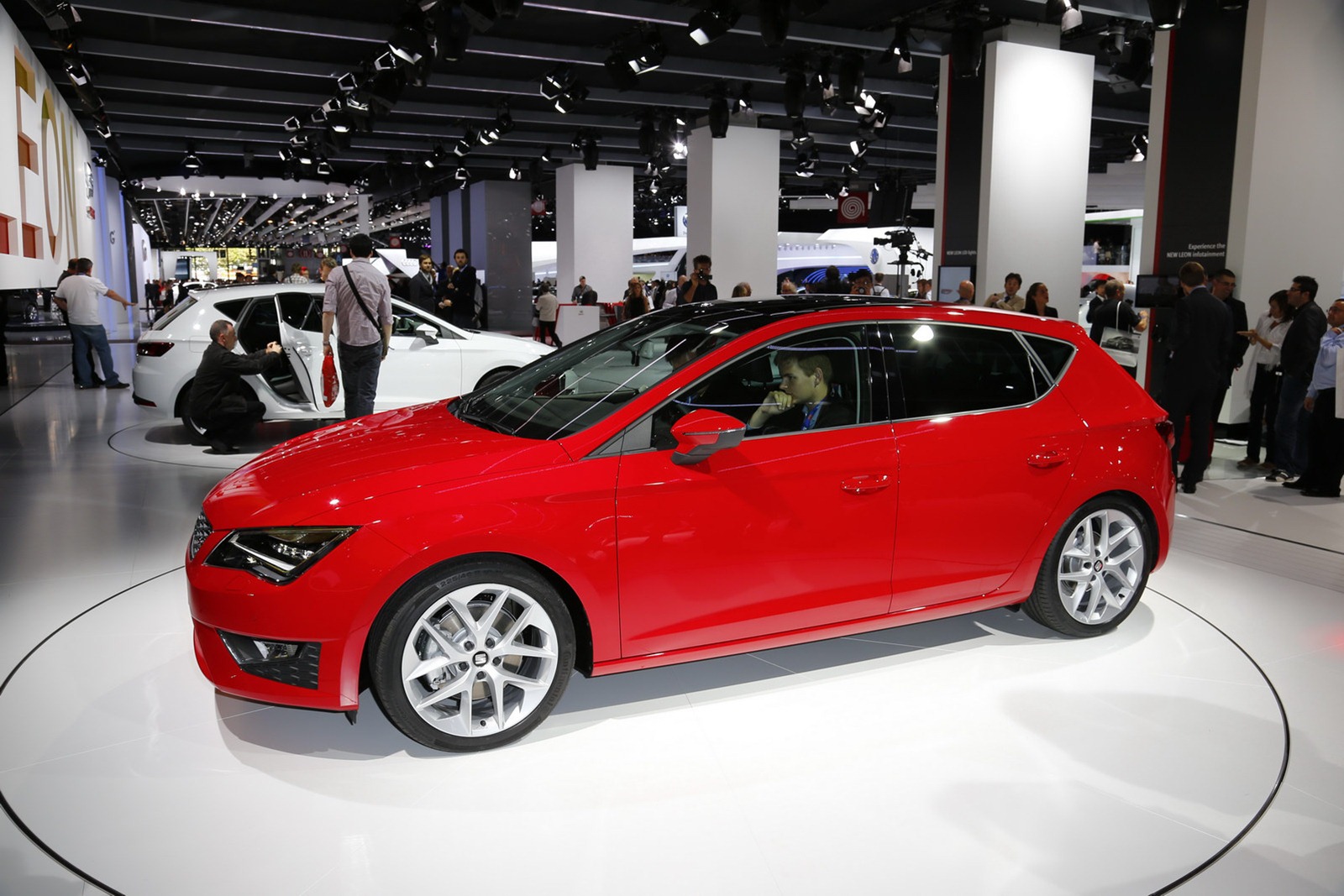 [SEAT-Leon-2013-15%255B2%255D.jpg]