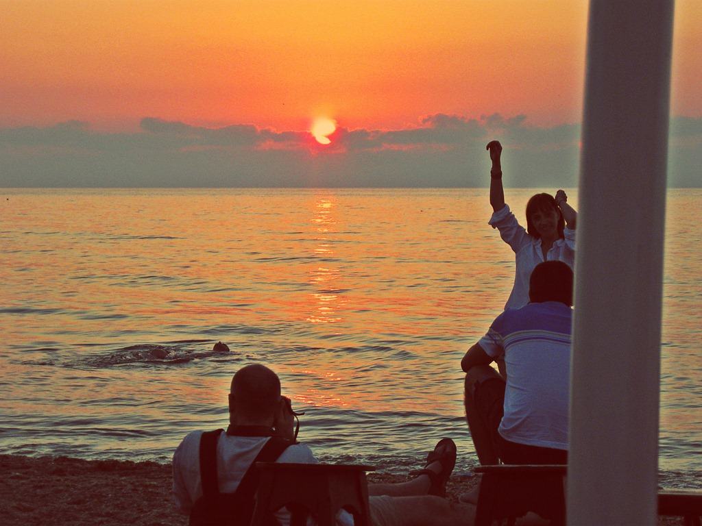 [Sunrise--Black-Sea2.jpg]