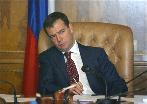 [medvedev-v-trevoge%255B5%255D.jpg]