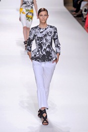 DRIES-VAN-NOTEN-SPRING-2012-RTW-PODIUM-025_runway