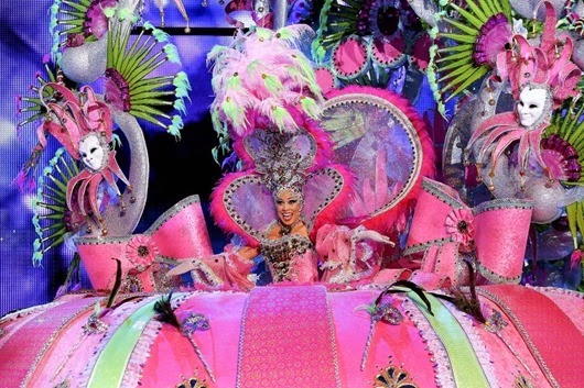 Nominee for Queen of the 2013 Santa Cruz carnival Itziar Marrero.