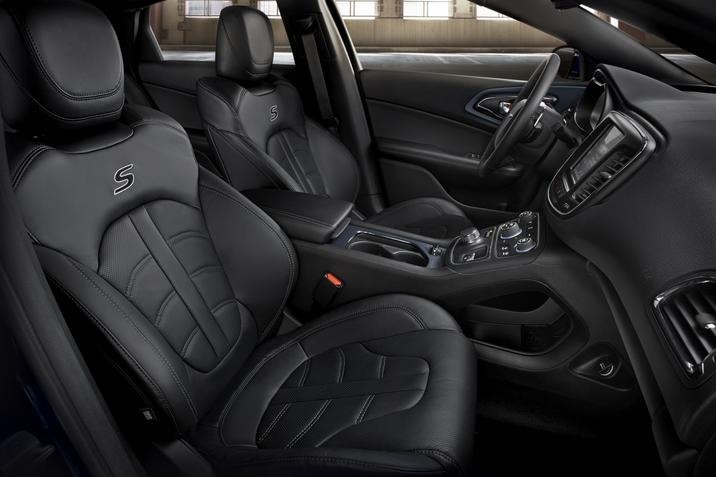 [2015-Chrysler-200-8%255B8%255D%255B2%255D.jpg]