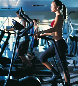 [fitness_girl_doing_cardio_stairmaste%255B2%255D.jpg]