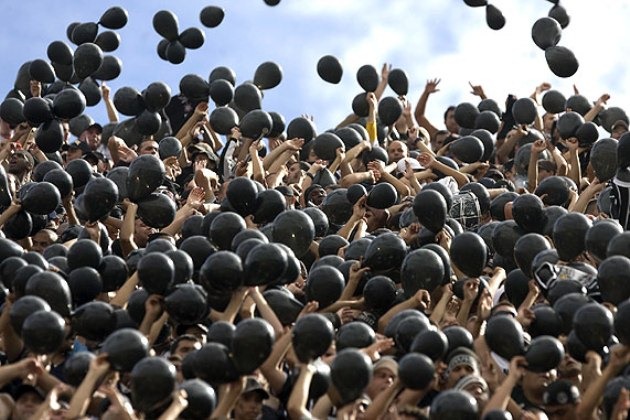 [002%2520Fiel%2520na%2520arquibancada%255B4%255D.jpg]