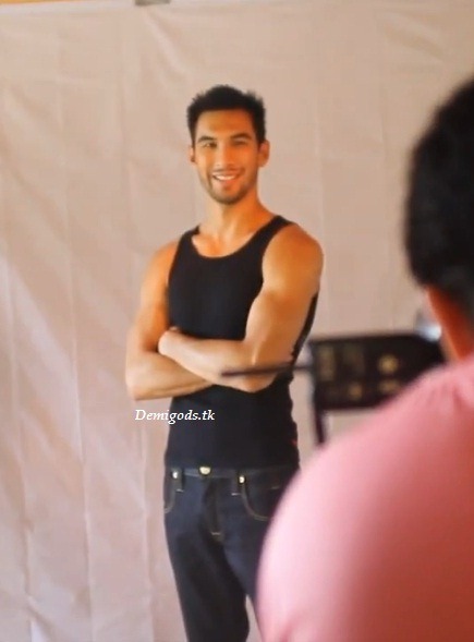 Rosario Picks Up And Hunk demigods hunk of the day anton rosario for s Rosario Picks Up And Hunk demigods hunk of the day anton rosario for s