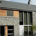 12 – Ingang – combinatie van hout-metaal en steen (Batifer)
