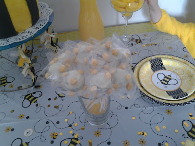Sweet table Bumblebee party : anniversaire Thème abeille