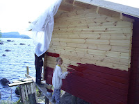 Barnen och Anita målar