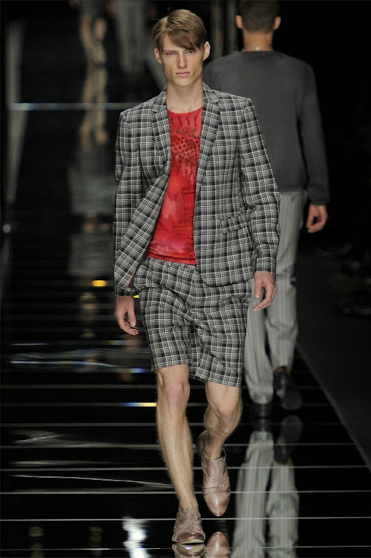 Milan Fashion Week Primavera 2012 - John Richmond (42)