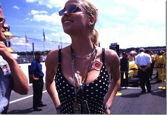 sexy-pit-girls-racing-33