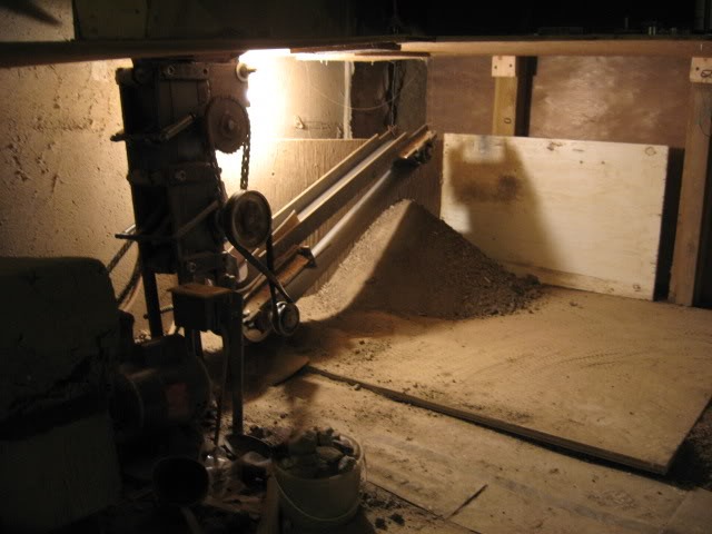 [Joe-Basement-285.jpg]