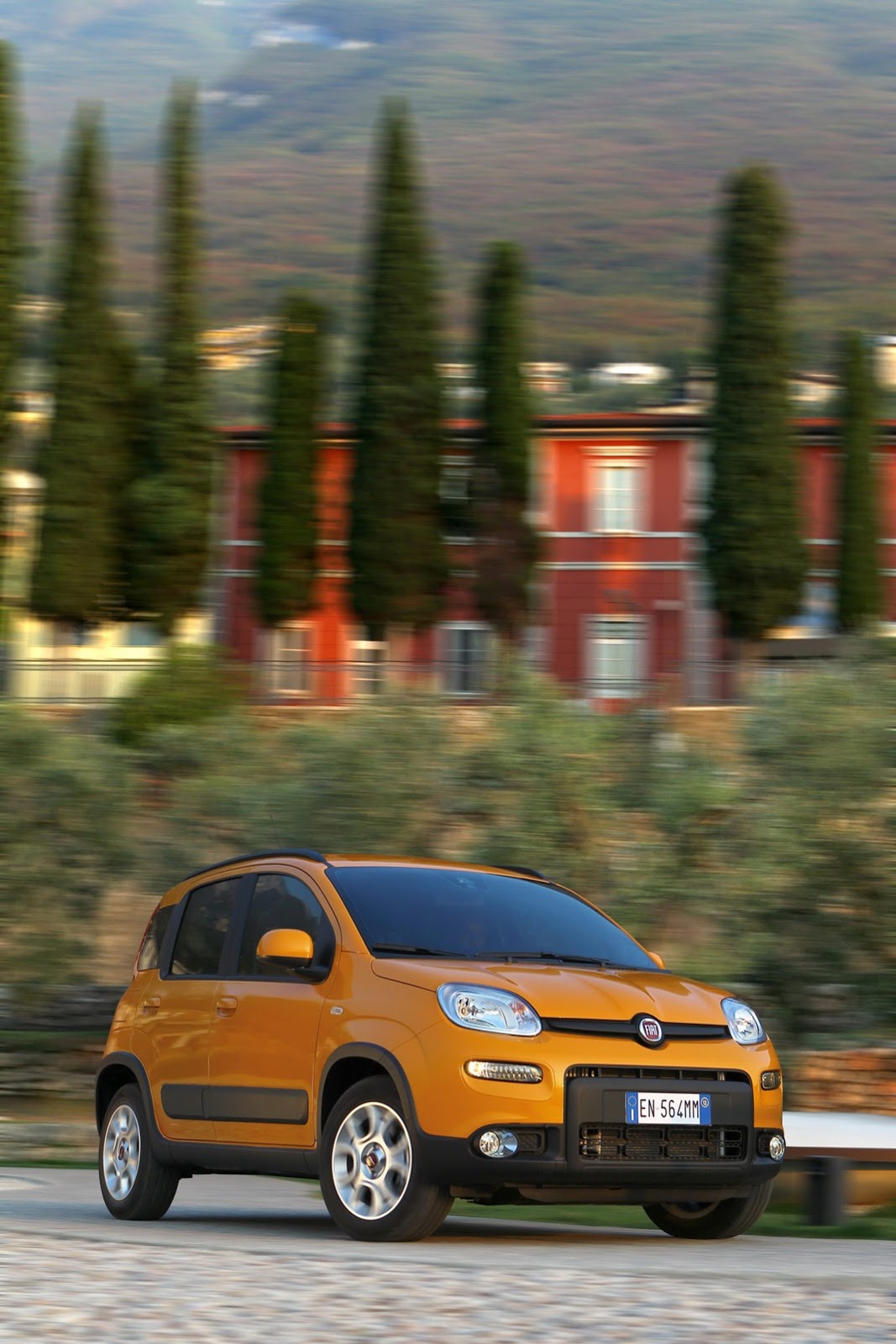 [2013-Fiat-Panda-Trekking-35%255B2%255D.jpg]
