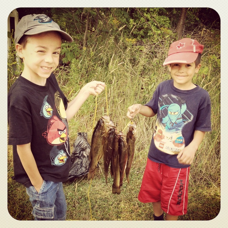 [boys%2520fishing%255B4%255D%255B4%255D.jpg]