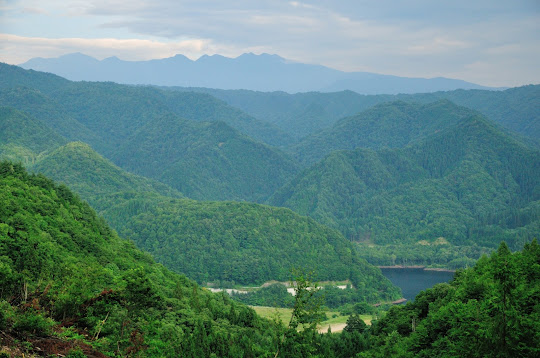 乗鞍岳と五味原湖