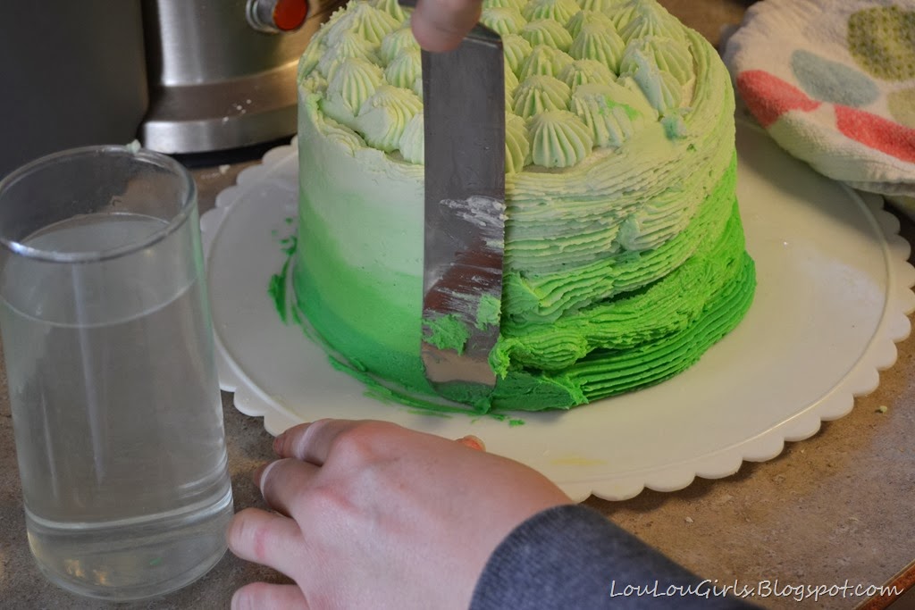 [How-to-frost-an-ombre-cake%2520%252823%2529%255B7%255D.jpg]