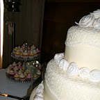 Hughes-wedding-cake-orangeburg-with-cupcakes.JPG