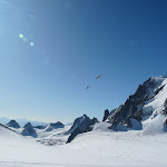 Le t�l�cabine de la Vall�e Blanche relie l'Aiguille du Midi � la Pointe Helbroner