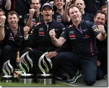 Webber e Horner festeggiano la vittoria del gran premio di Gran Bretagna 2012