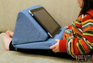 ipad-cushi-pillow-ipevo.jpg