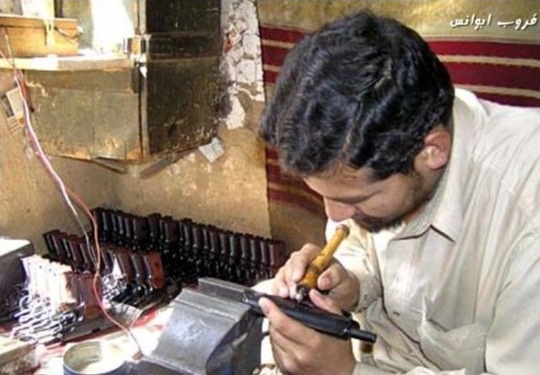 [pakistani-gun-manufacturer-1ed905%255B2%255D.jpg]