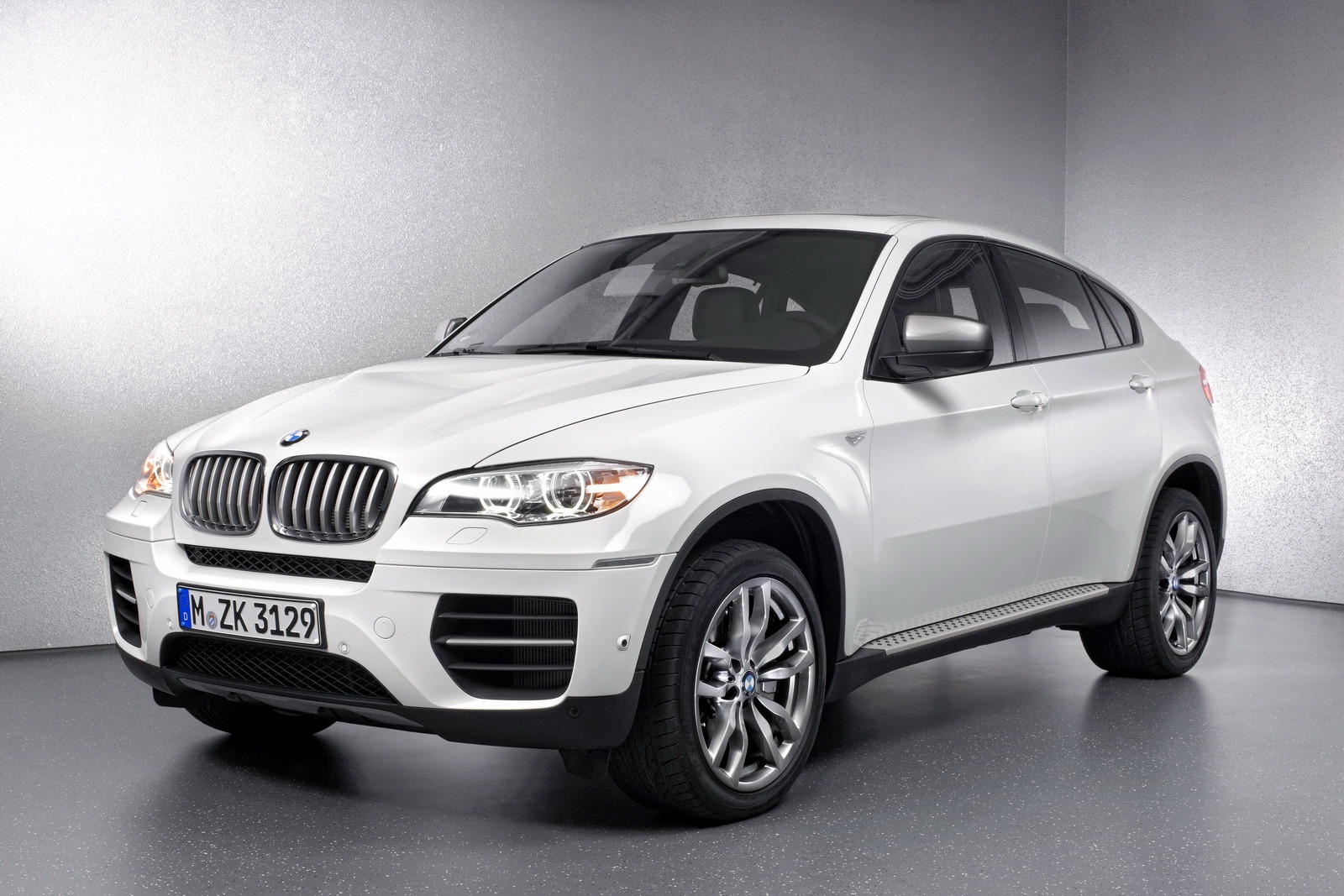 BMW-X6-M50d-3[2].jpg