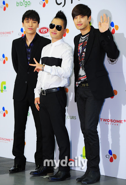 Big Bang - CJ Food World Opening Ceremony - 19jul2011 - 08.jpg