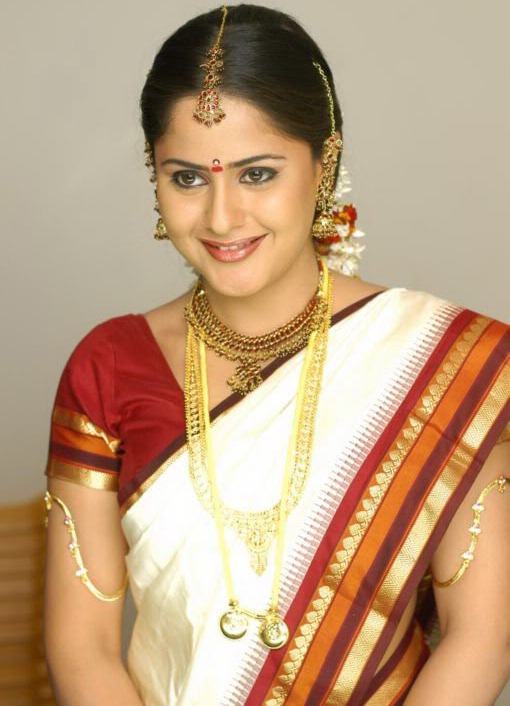 [farzana%2520in%2520beautiful%2520saree%255B3%255D.jpg]