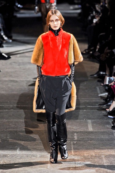 [hbz-Givenchy-fall-pfw12-02-lgn%255B2%255D.jpg]