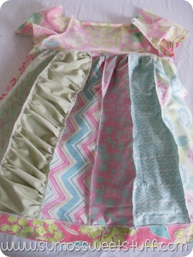 Pretty Panels Peasant Dress - Sumo's Sweet Stuff #sewing