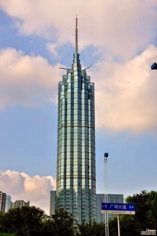 [worlds-tallest-buildings-004%255B2%255D.jpg]
