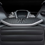 2011 McLaren MP4-12C 012.jpg