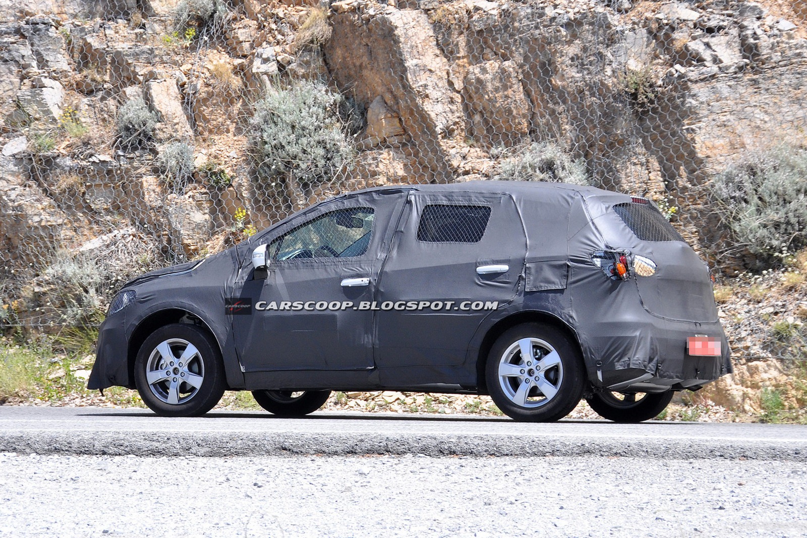 [2014-Suzuki-CUV-6%255B3%255D.jpg]