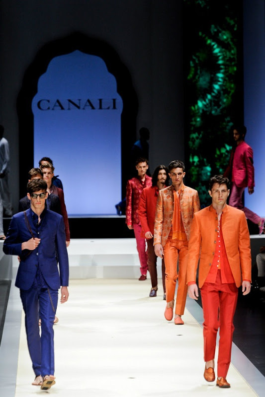 Milan Fashion Week Primavera 2012 - Canali (35)