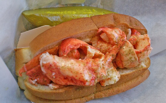 [lukes-lobster-roll2%255B4%255D.jpg]