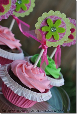 PINK AND GREEN CUPCAKES (3)
