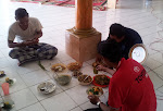 Suasana Sarapan Siang di Al-Barqi