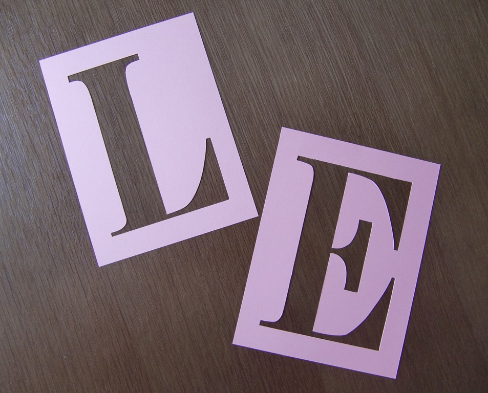 [cuadro-love-lletras-recortadas5.jpg]