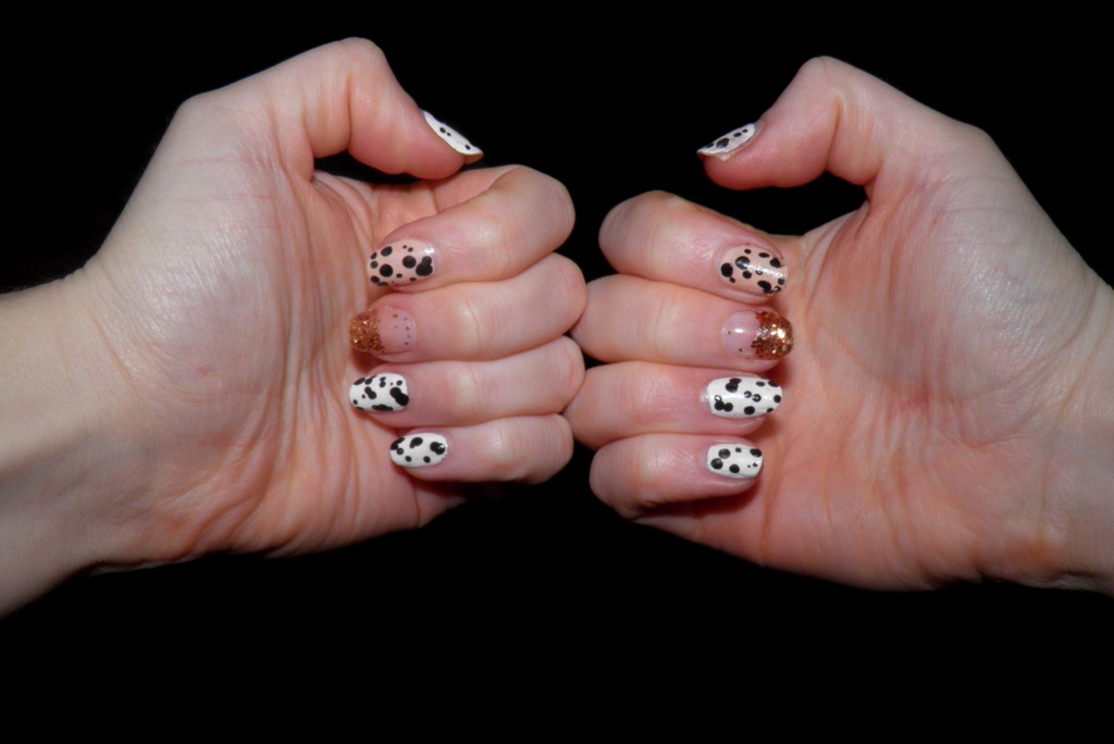 [DALMATIAN%2520GLITTER%2520NAILS%25202%255B5%255D.jpg]