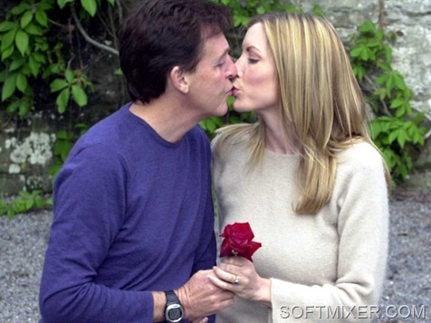 GLASLOUGH, IRELAND - JUNE 10:  {FILE PHOTO} Singer Sir Paul McCartney and his fiance model Heather Mills kiss at Castle Leslie June 10, 2002 in Glaslough Village, County Monaghan, Ireland. The couple announced May 28, 2003 that they are expecting a baby later in the year. (Photo by Joe Dunne/Jetty Images)