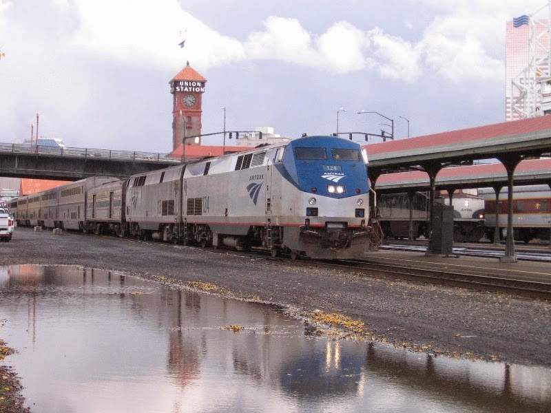 [IMG_0118-Amtrak-P42DC-124-at-Union-S%255B1%255D.jpg]