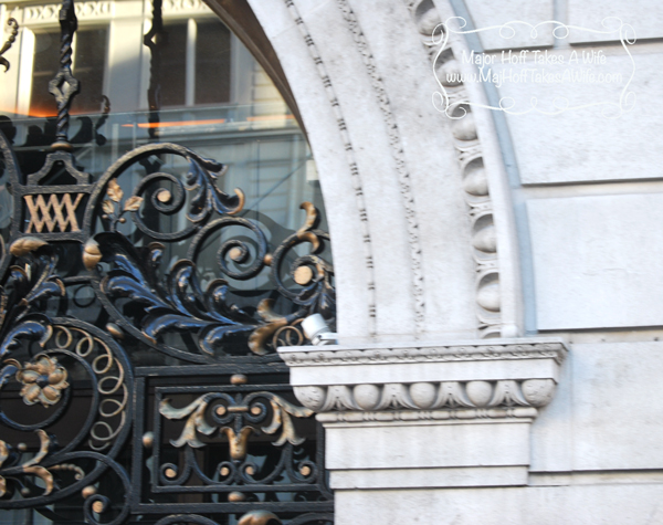 Londonscrollworkcloseup.jpg Londonscrollworkcloseup