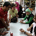 Les animateurs palestiniens et francais preparent ensemble les activites.