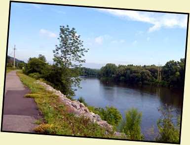 02c - Mohawk River (Erie Canal) Bike Trail heading NW - river on the right