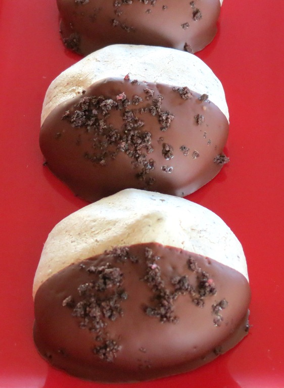 [Candy%2520Cane%2520Oreo%2520Meringue%2520Cookies%25203%255B4%255D.jpg]