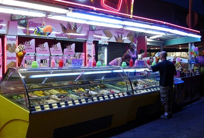 Tantalizing Flavours of Desserts at Ice Cream Parlours near London Hotels